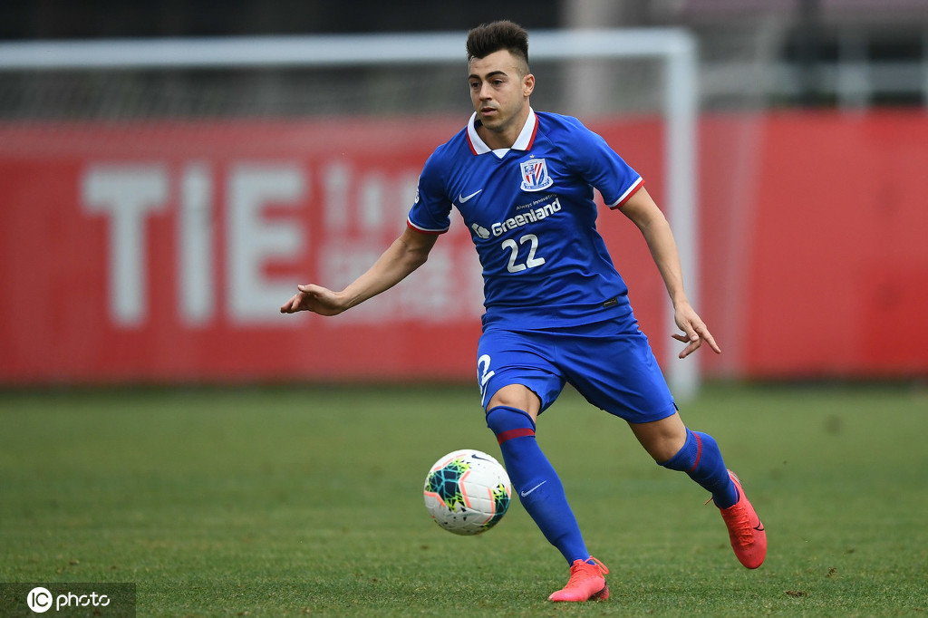 开云官网-包含里程碑夜上海申花更衣室发声，荷甲转会期刷纪录，悬念犹存，轮换策略成焦点的词条